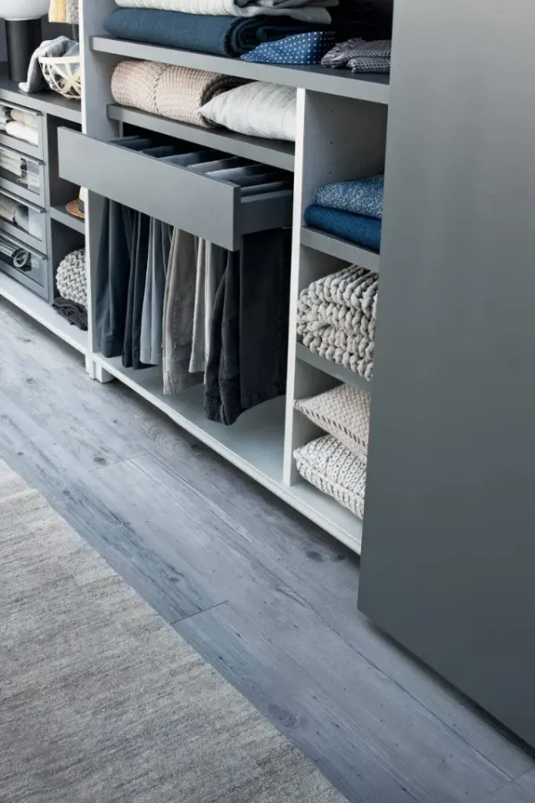 Гардероби по поръчка LEMA